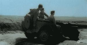 大爷打牌顶石头,大爷扛砖打牌原视频国外