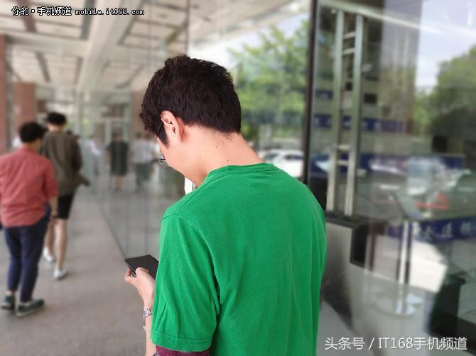 可能是坚果Pro最详细的体验：这手机好不好看完就知道了