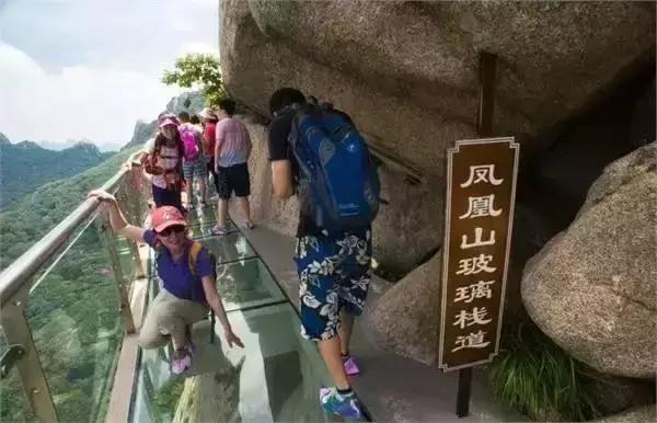 天津亚洲玻璃栈道多高多长,天津周边落差400米玻璃栈道