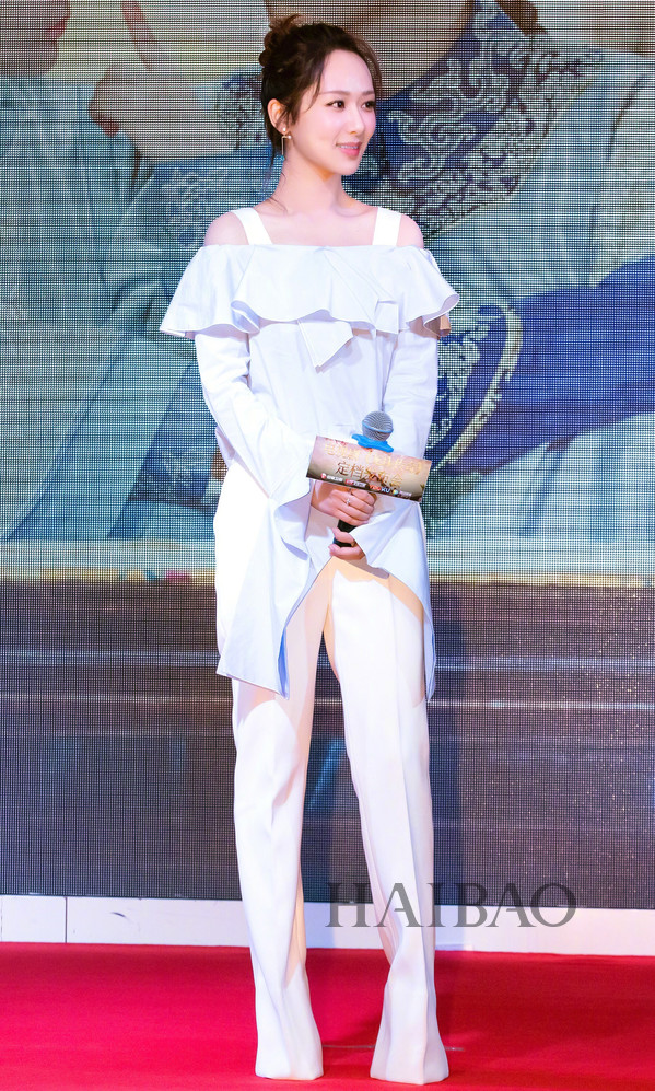 要美也要暖近期明星穿搭总结,今年流行的明星初秋穿搭