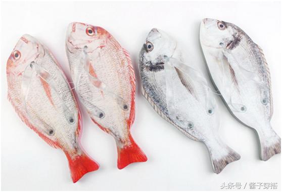 不曾见过的人字拖，让你裸脚整个夏天