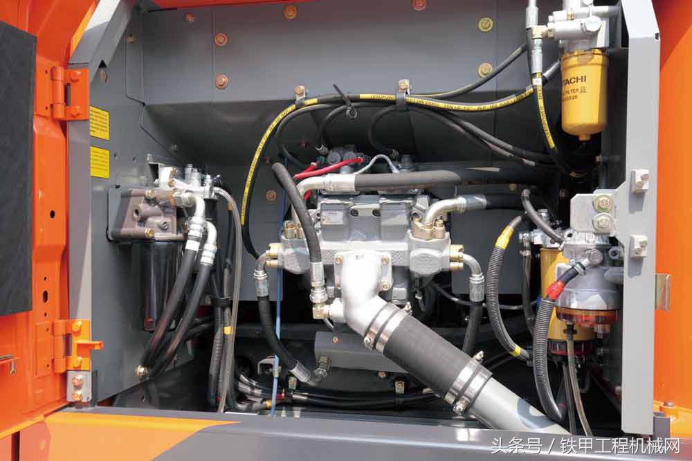 开了十几年的挖掘机怎么样,日立挖掘机有什么优点与缺点呢