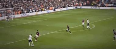 足球搞笑GIF：托雷斯专场，来看看托妞是如何的丧心病狂