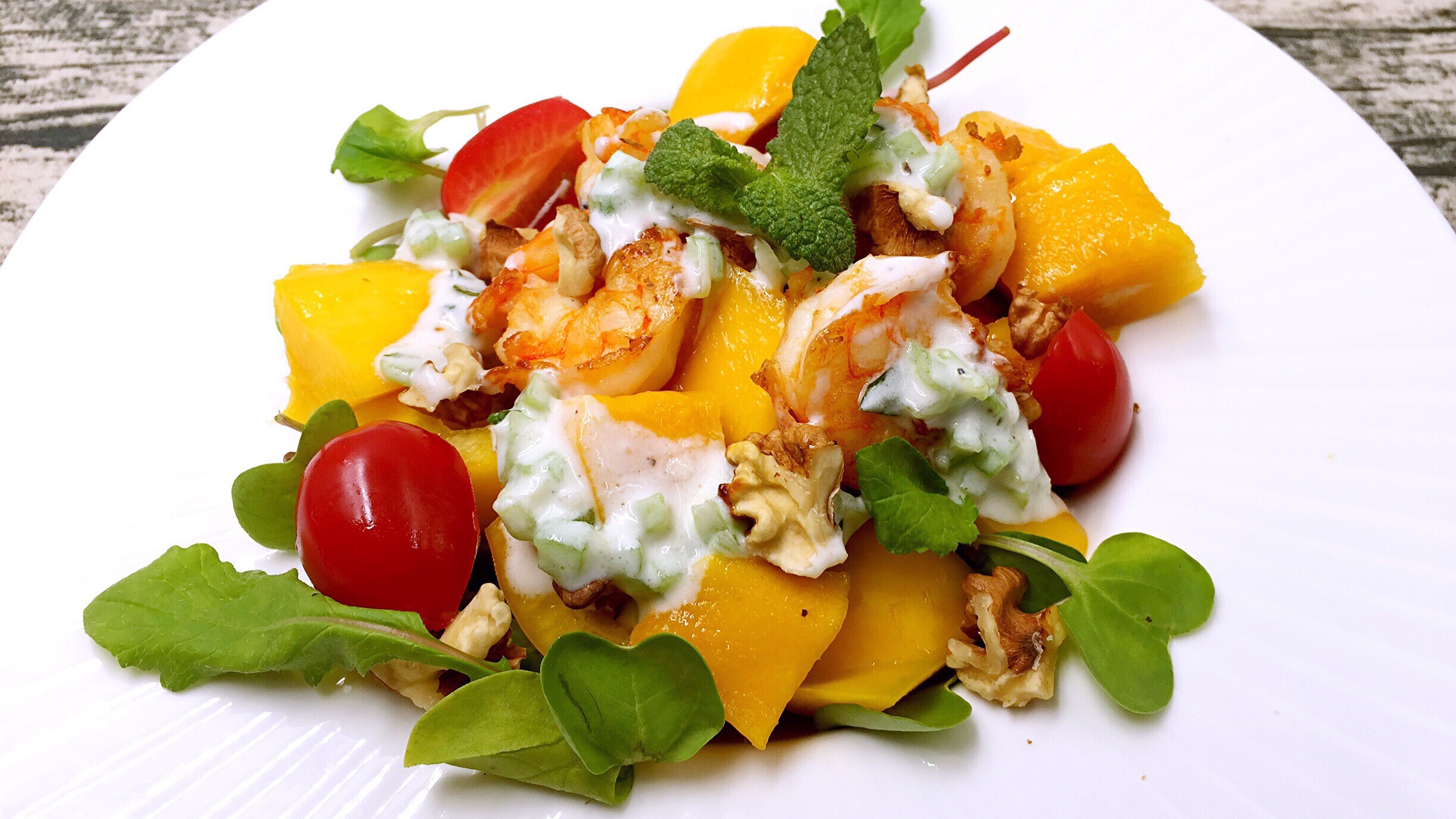 虾黄瓜苹果牛油果拌沙拉,芒果虾酱沙拉