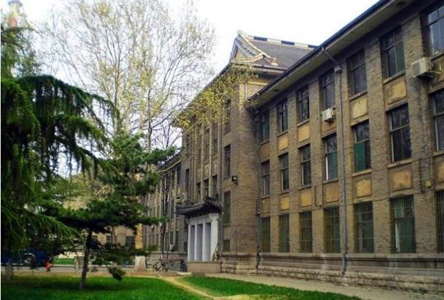 除了自驾或跟团之外，只需花1到3块钱，就能找到最美济南