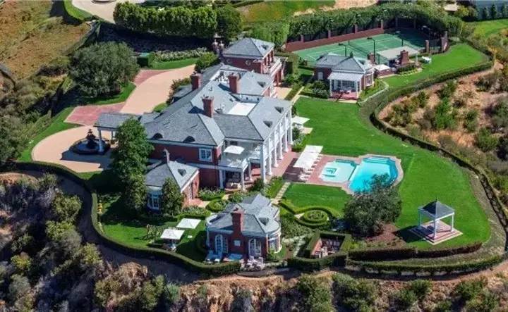 有2.5亿美元供你消费是种怎样的体验？