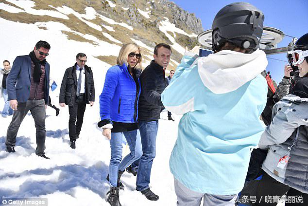 《每日邮报》爆64岁法第一夫人不老术:接发、牙贴片、微整形