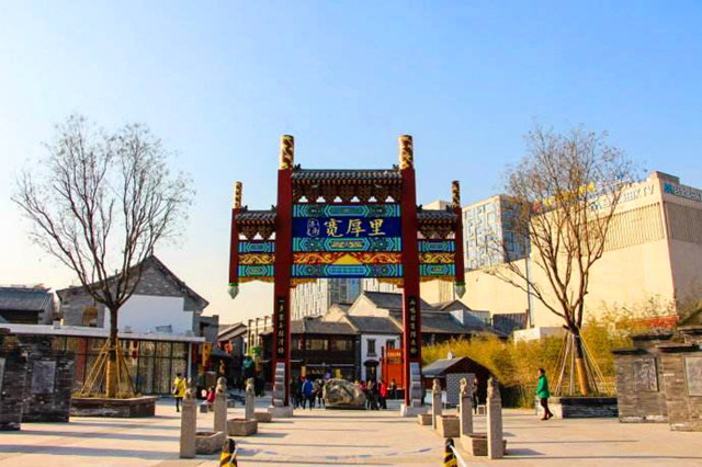 除了自驾或跟团之外，只需花1到3块钱，就能找到最美济南