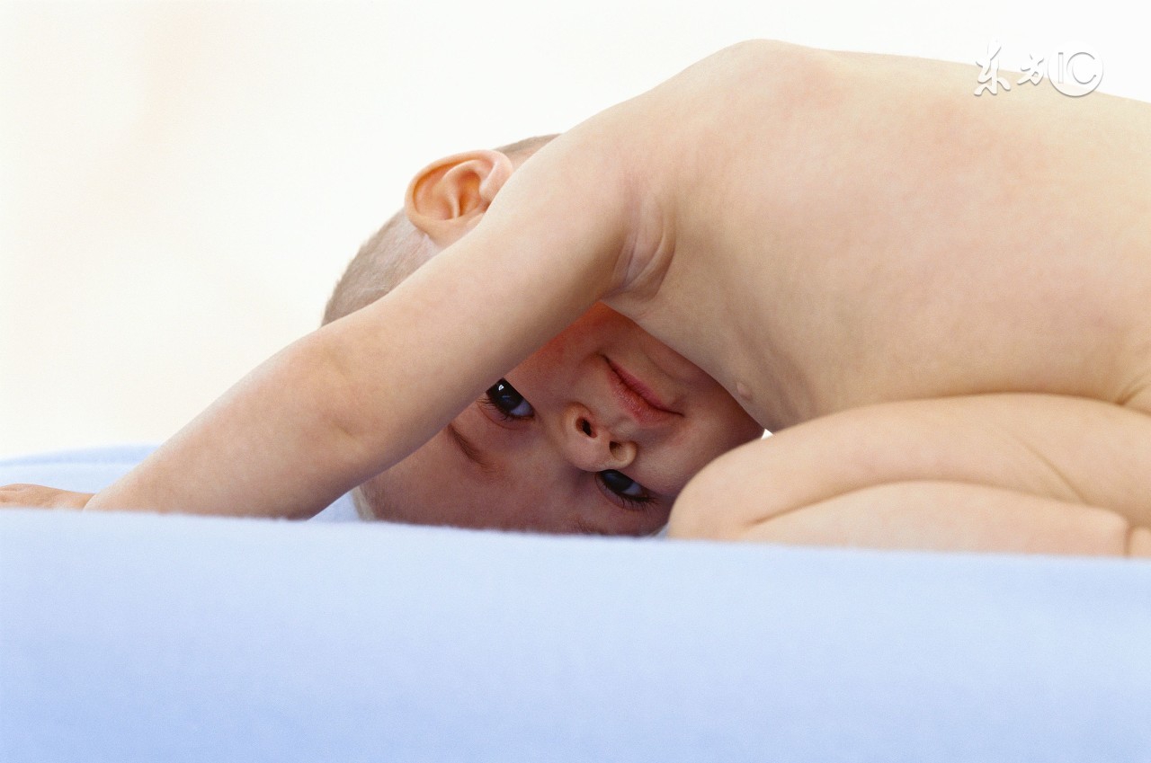 宝宝总是呕吐不止,宝宝一直呕吐没精神怎么办