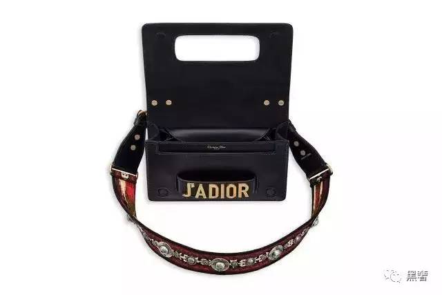 新款速递|讲道理,Dior真的走上了网红的不归路?