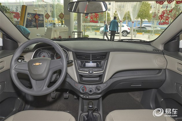 买轿车合适还是买越野车合适,买轿车好还是suv家用代步