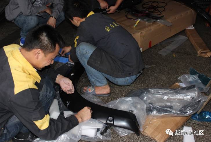 尼桑途乐Y61外观改装案例,途乐y62改装液晶仪表