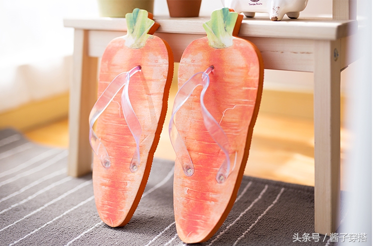 不曾见过的人字拖，让你裸脚整个夏天