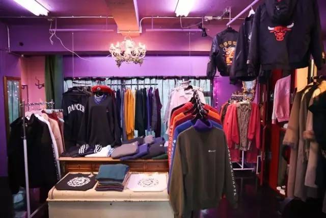 潮人好看衣服店铺推荐,现在潮人去哪里买衣服便宜