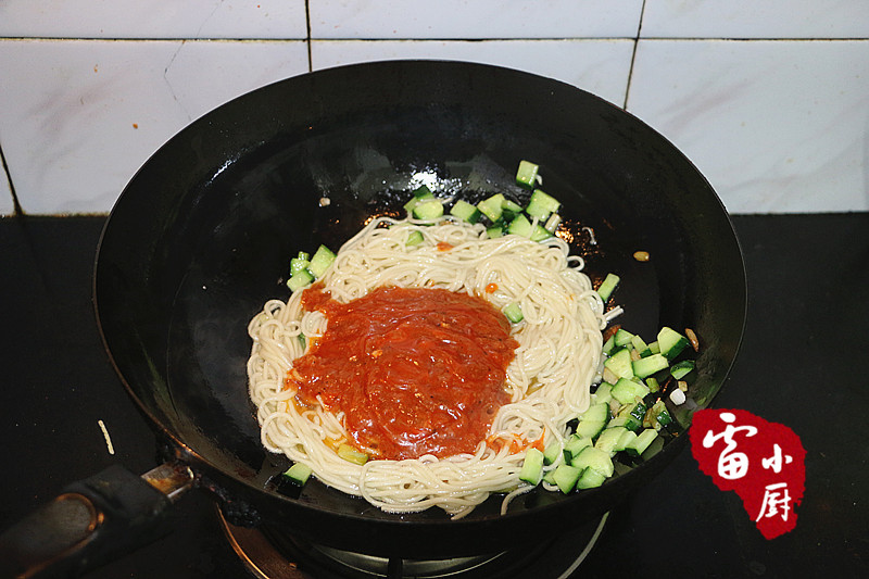 她把普通面条做出意大利面口感,做法竟这么简单!