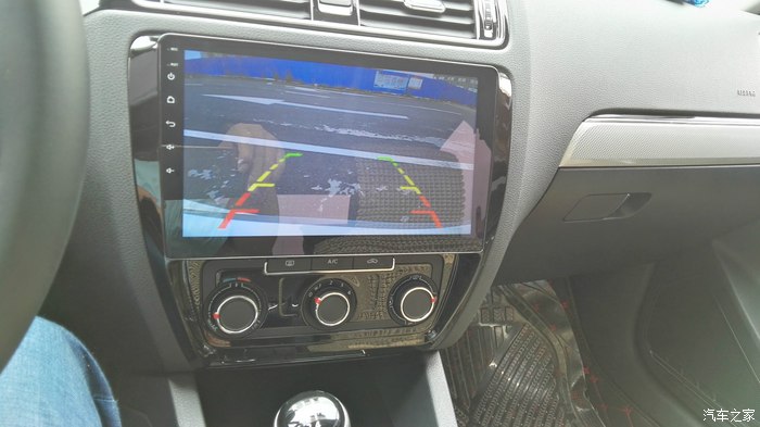 17款大众速腾豪华版驾车感受,18款速腾白色雅士银对比