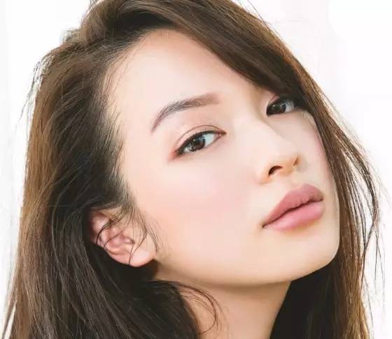 清新淡雅甜美妆,温柔知性淑女妆