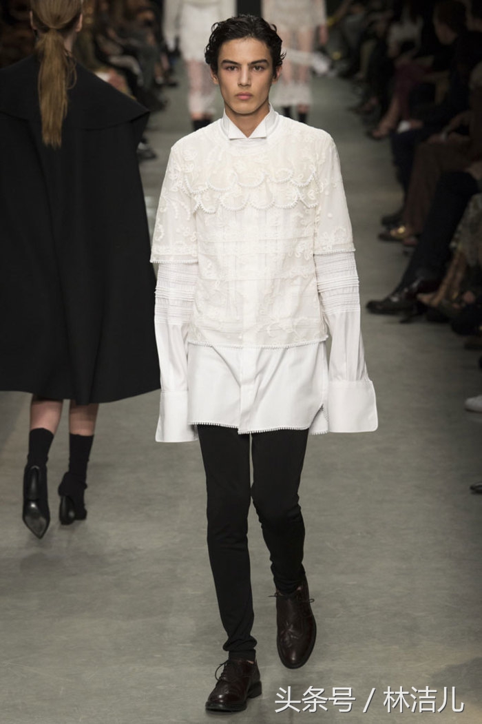 井柏然周冬雨撞衫,周冬雨井柏然红毯