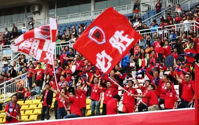 大雨挡不住的红色激情！全株洲人关注的顶级比赛嗨翻体育中心！