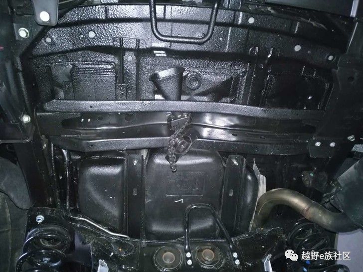 尼桑途乐Y61外观改装案例,途乐y62改装液晶仪表