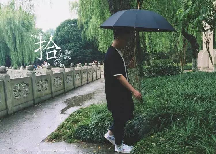 她们为别人穿的衣服，最后都一件一件脱了下来