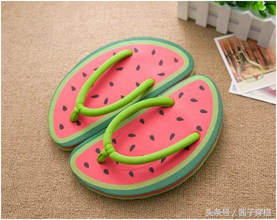 不曾见过的人字拖，让你裸脚整个夏天