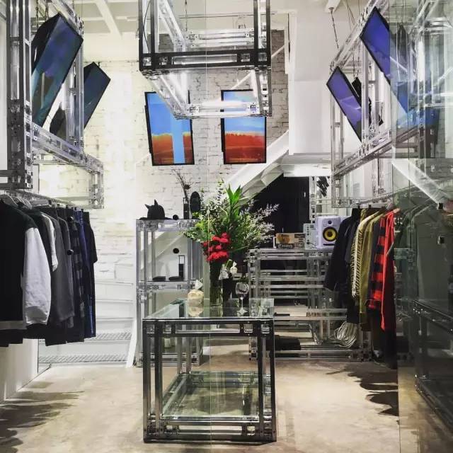 潮人好看衣服店铺推荐,现在潮人去哪里买衣服便宜