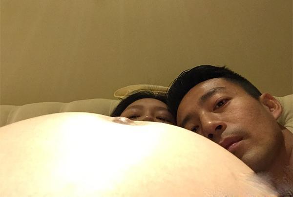 baby的大肚照很温馨，另一对明星夫妇大肚照遭网友喷口水