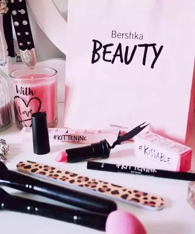 卖彩妆护肤品,卖衣服美妆品