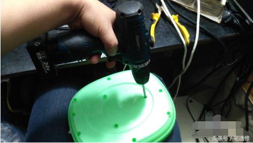 小台扇通电不转怎么办,台扇通电后不能转动的维修