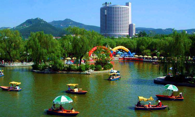 除了自驾或跟团之外，只需花1到3块钱，就能找到最美济南