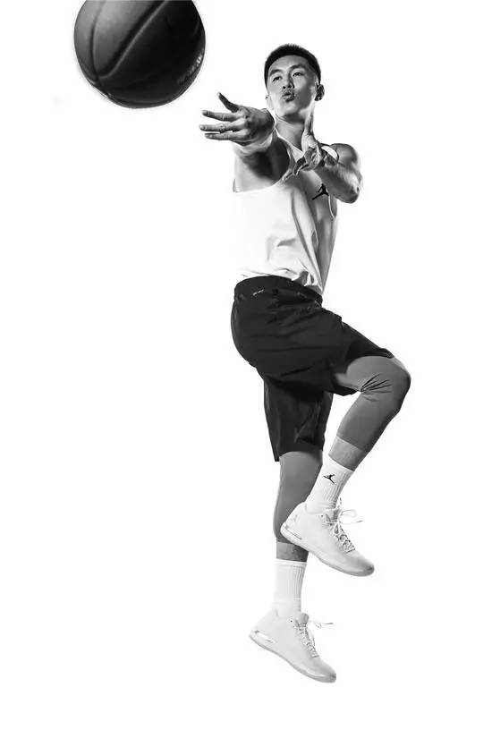 郭艾伦成为亚洲第一位签约aj,郭艾伦大侄子变小孩子