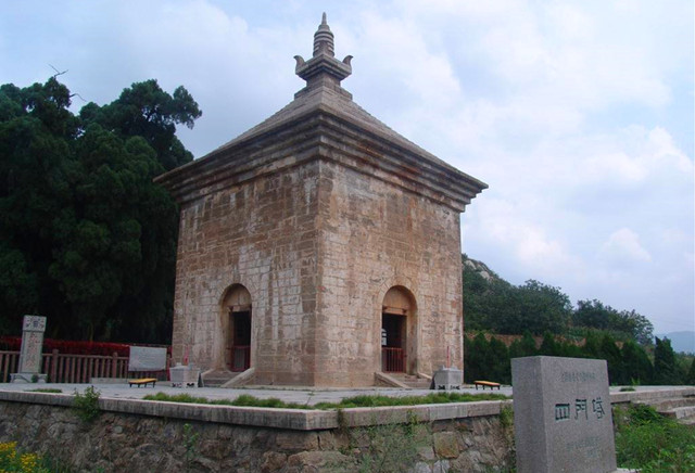 除了自驾或跟团之外，只需花1到3块钱，就能找到最美济南