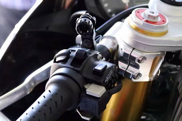 意大利limonta合作品牌,aprilia拉力摩托