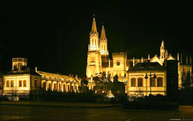 除了自驾或跟团之外，只需花1到3块钱，就能找到最美济南