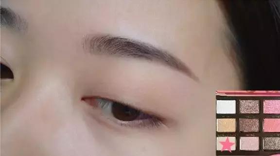 眼影盘推荐网红爆款日常妆,今年火爆的网红眼影盘你有吗