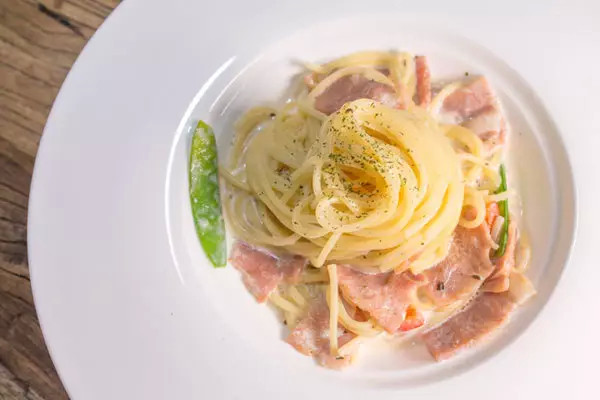 和喜欢的人下午喝咖啡,咖啡店和喜欢的人一起去