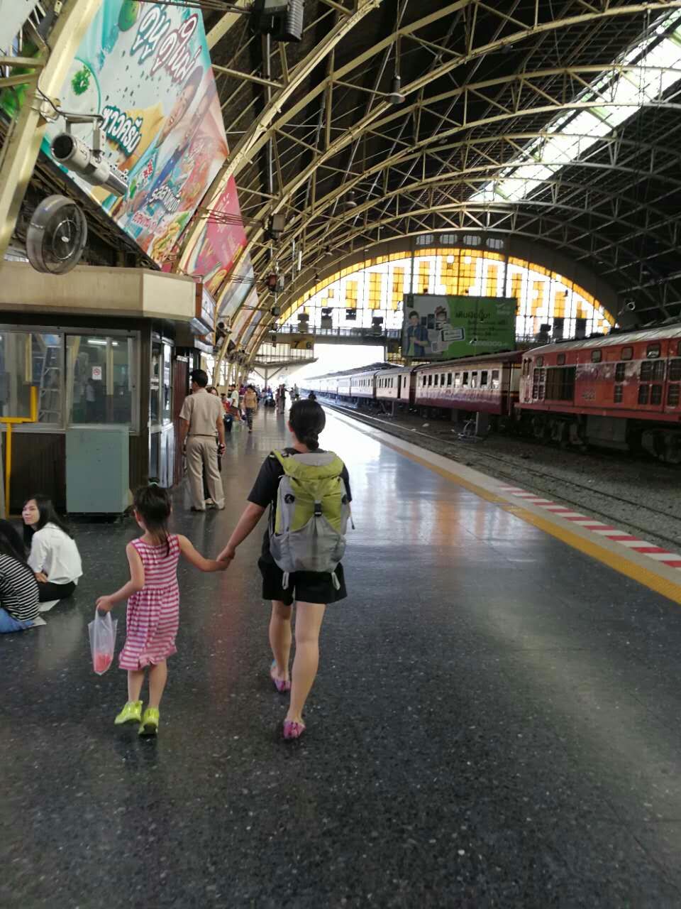 泰国火车真实视频大全,泰国火车观光视频