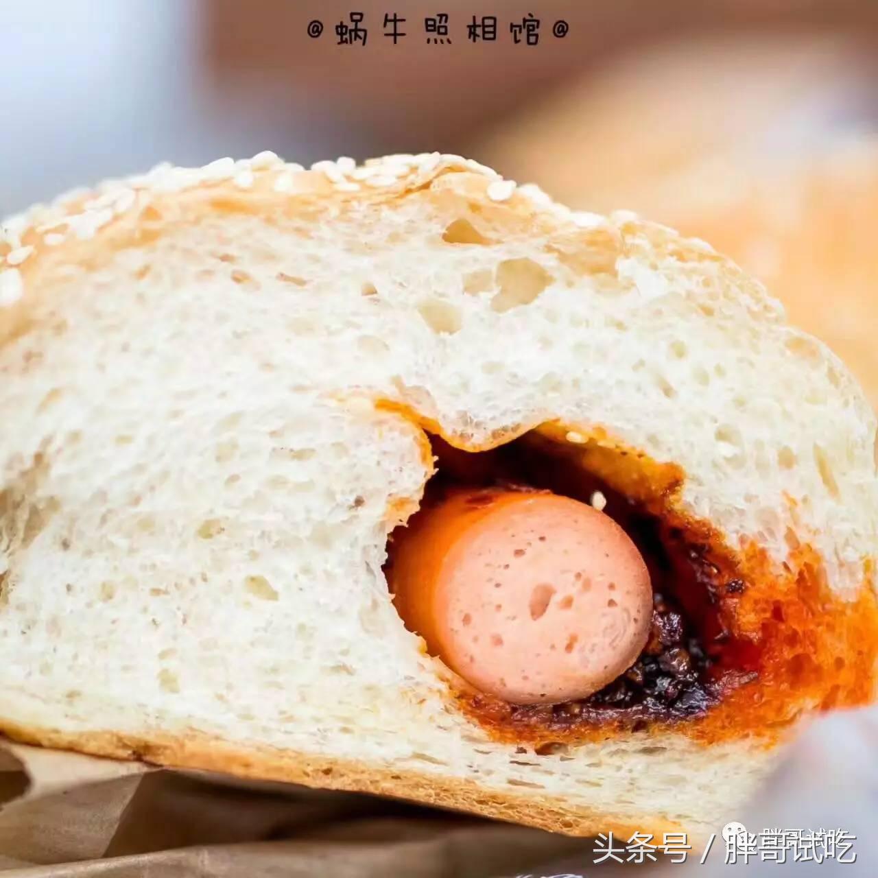 胖哥冻干草莓,韩国小胖哥吃草莓加奶油