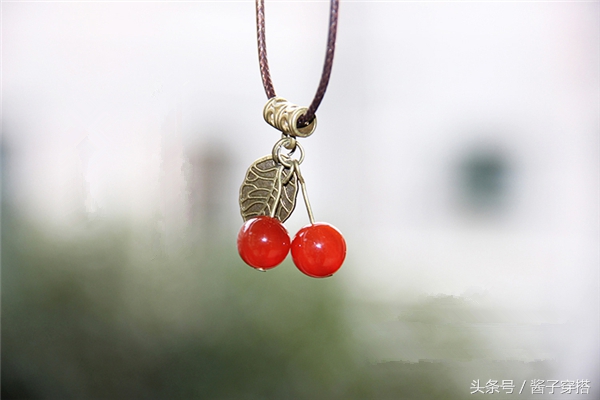 叶子化为饰品，时尚搭配的小心机