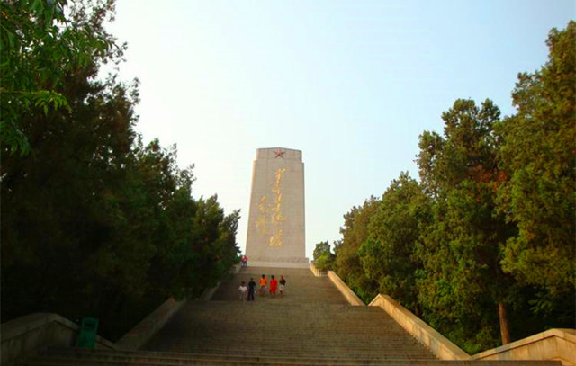 除了自驾或跟团之外，只需花1到3块钱，就能找到最美济南