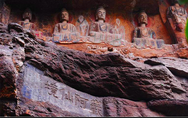 除了自驾或跟团之外，只需花1到3块钱，就能找到最美济南