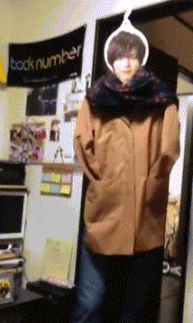 凡是填苟的，男的留下女的走人；凡是填”的，女的留下，男的走人