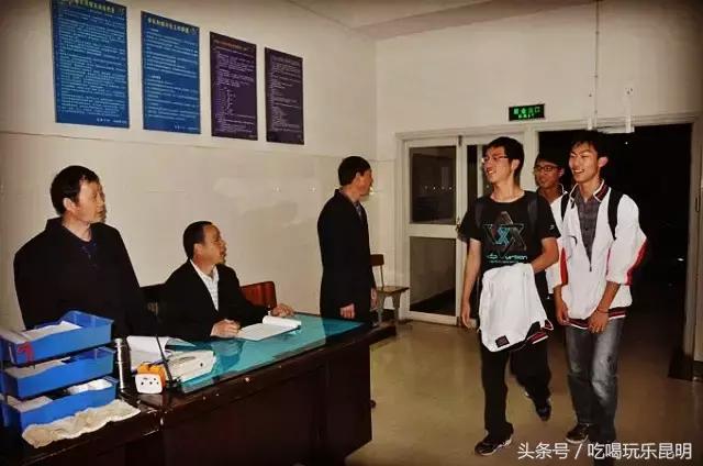 再见了龙狮城,再见了八年级