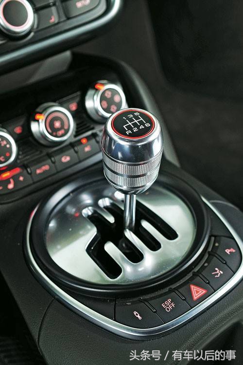 怎么知道自动挡车没挂上挡,自动挡汽车没有离合器吗