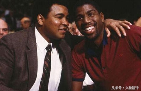 球星跨界珍贵合影,姚明羞涩,科比横跨娱乐拳坛,最后三张好心酸