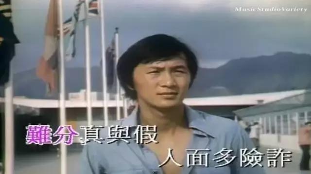 歌王许冠杰一家六口现身,许冠杰是第几代歌王