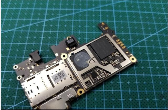 锤子坚果pro拆解图,锤子坚果pro手机拆解