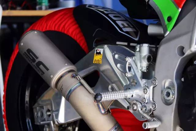 意大利limonta合作品牌,aprilia拉力摩托