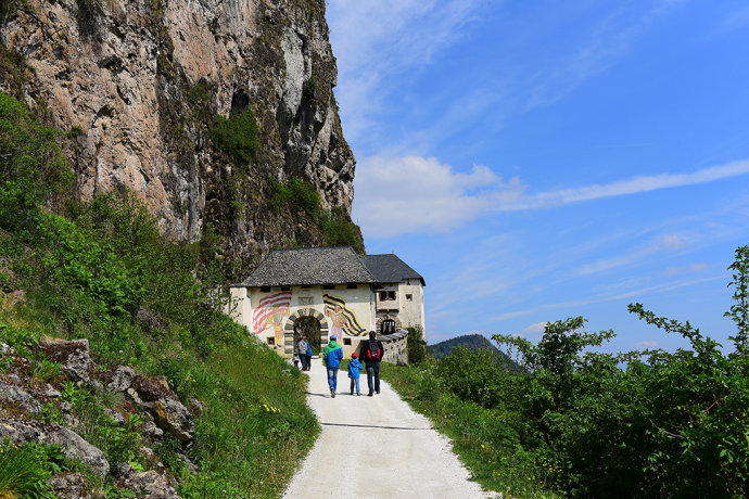 慢行克恩顿，浪回中世纪